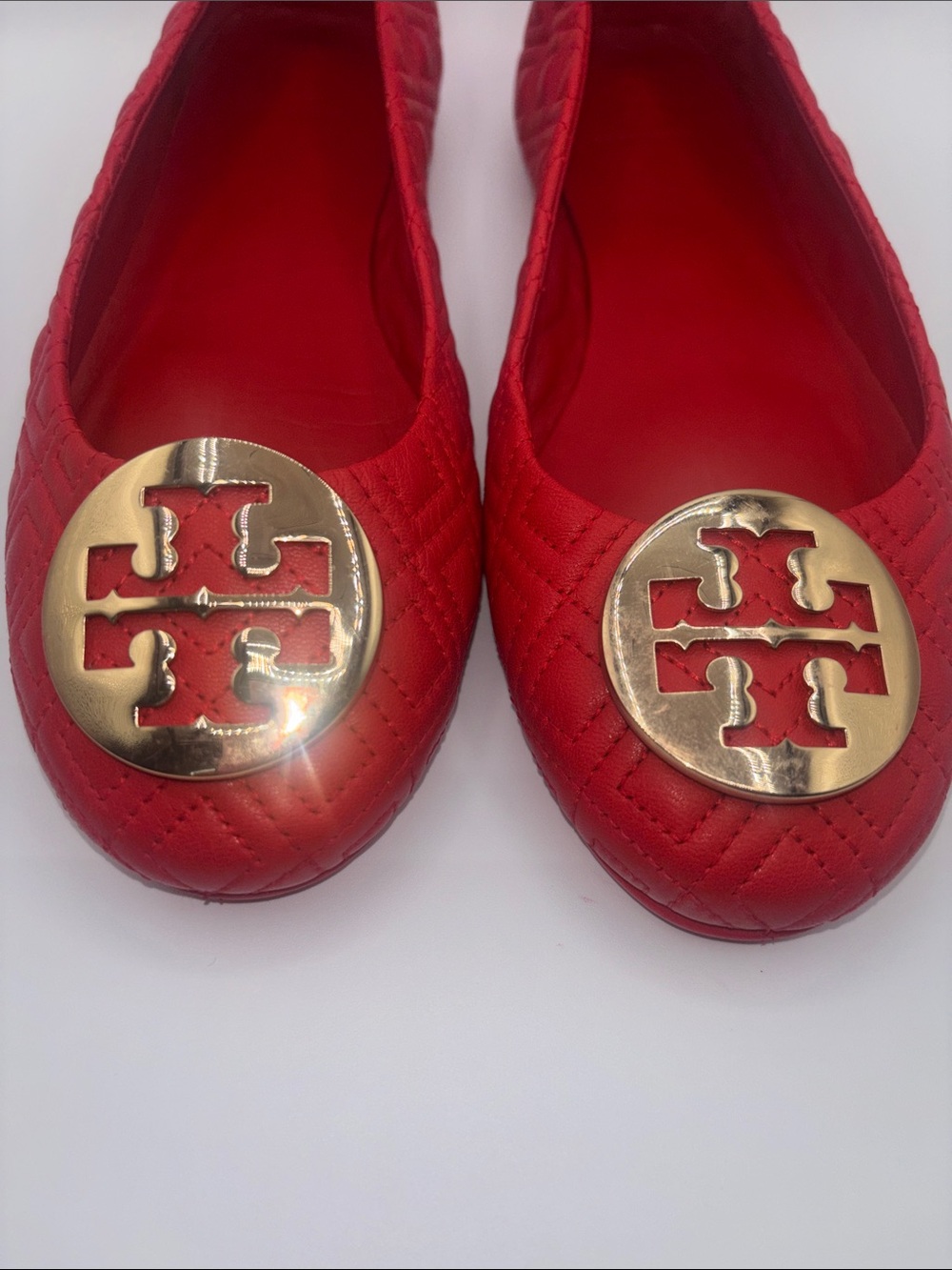 Tory Burch Red Quilted Logo Ballet Flats with Gold Emblem - Picture 3 of 10